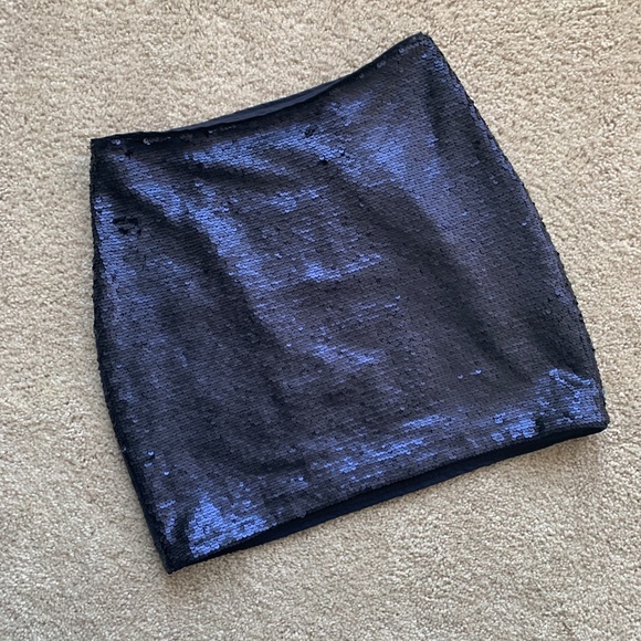 BR Navy Sequin skirt - Picture 2 of 3
